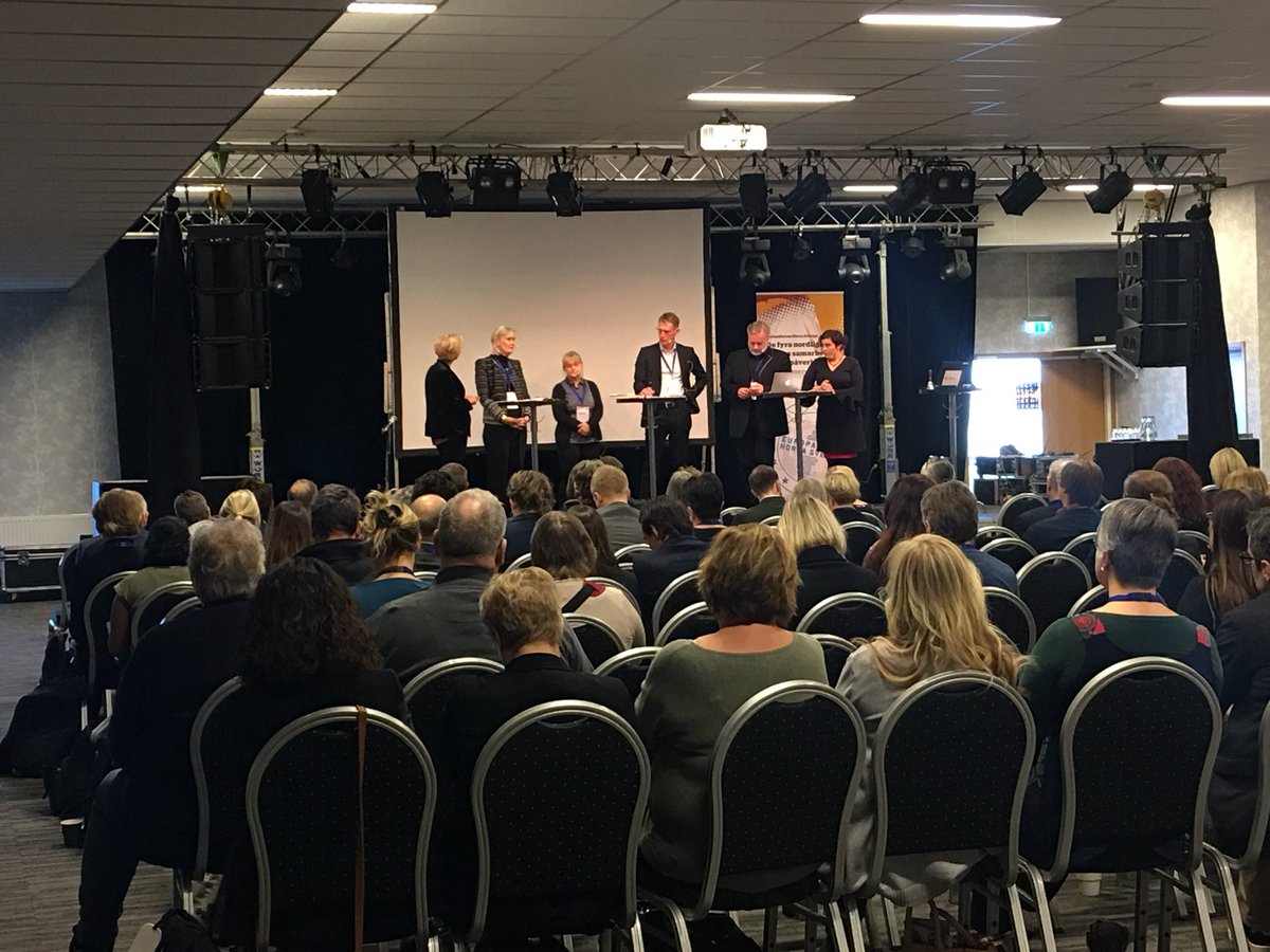 Europaforum1's tweet photo. Paneldiskussion på Europaforum: ”hur skapar vi en effektiv regionalpolitik?” #efns #europaforumnorrasverige #sammanhållningspolitik #regionalutveckling #eu2020 https://t.co/ogiJZS2pXU