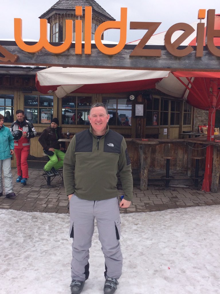 wagrain2018's tweet photo. Lovely to ski over to Flachau this afternoon where we spent so many happy hours with our friends Owen and Prov. We miss them both so much. https://t.co/lYgAl2BOYm