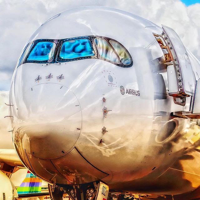 cedarjet201's tweet photo. The Airbus A350 nose close up shot at the FIA Airshow 2016
.
.
.
#A350 XWB #FIA16. ✈️🇬🇧 #avgeek #airbus #airbuslovers #aviation #instaplane #planelovers #plane #farnborough #airshow #avgeek #instagramaviation #megaplane #airbusa350 #wemakeitfly #pi… https://t.co/nQQYWRKr1E https://t.co/huJMaSdD7w