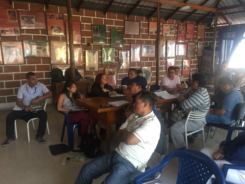OIA_COLOMBIA's tweet photo. #OIACUENTA | Contribuir a una mejor prestación de los servicios de salud y a una atención diferencial es propósito de @OIA_COLOMBIA #ConsejeríaSaludOIA #GustavoVélez, por ello, con la AIC y la #IPSOIA buscamos contribuir al mejoramiento de la apuesta #SISPI #SISPIOIA en 2018. https://t.co/4LJx1DPvuN