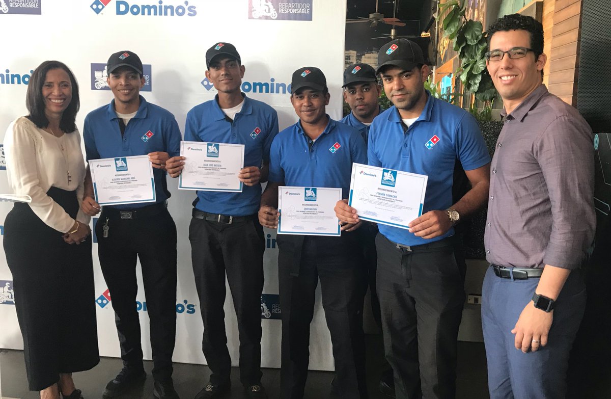DominosRD's tweet photo. Acto de lanzamiento de #RepartidorResponsable. Una iniciativa de Domino’s Pizza en colaboración @rdfluye. #OrgulloDominos https://t.co/FCrV2kVwz5