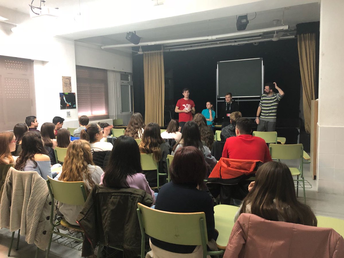IESVictoriaKent's tweet photo. El alumnado de #TASOCT y #PROMIG ha desarrollado esta semana el taller #DesmontandoPrejuicios con alumnado de ESO y @elcheacoge sobre discriminaciones por razón de género, edad, capacidad, clase, aspecto físico, etnia... ¿Cómo afectan los prejuicios a lo que vemos? https://t.co/AzxQdSqu9E
