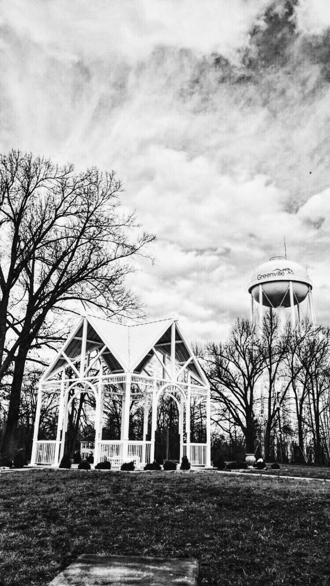 mk_sellers's tweet photo. Greenville, KY is the prettiest and I’m sorry if you disagree https://t.co/FbEWyfndjE
