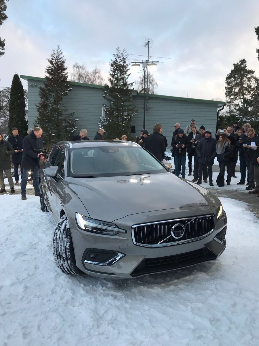 Volvo_NL_PR's tweet image. Volvo introduceert de nieuwe #VolvoV60 media.volvocars.com/nl/nl-nl/media…