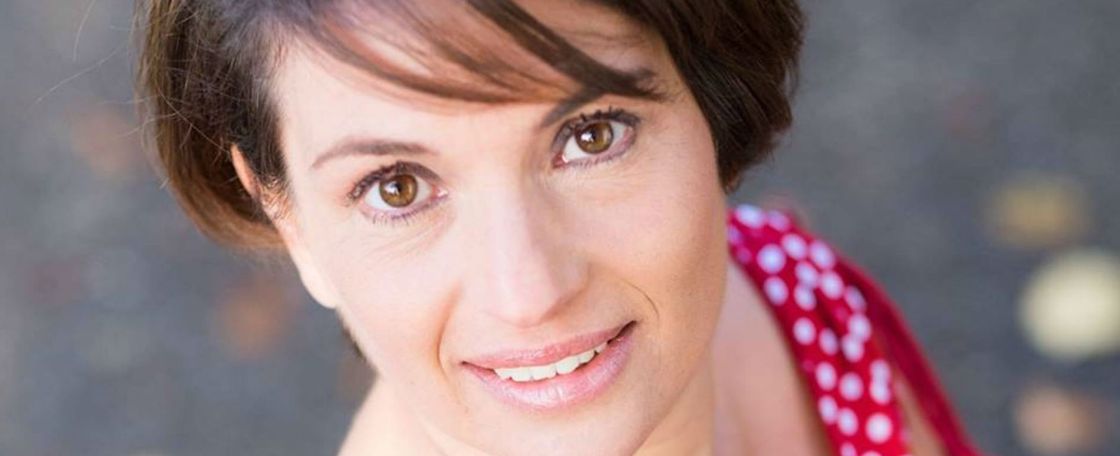 Loes werkt al 15 jaar als verpleegkundige in de #psychiatrie op de afdeling #zwangerschap. "Het is mijn vak om deze #vrouwen te helpen, maar bij mezelf kon ik de #depressie niet herkennen." Lees hier haar verhaal over depressie en #antidepressiva. bit.ly/2Fkent8