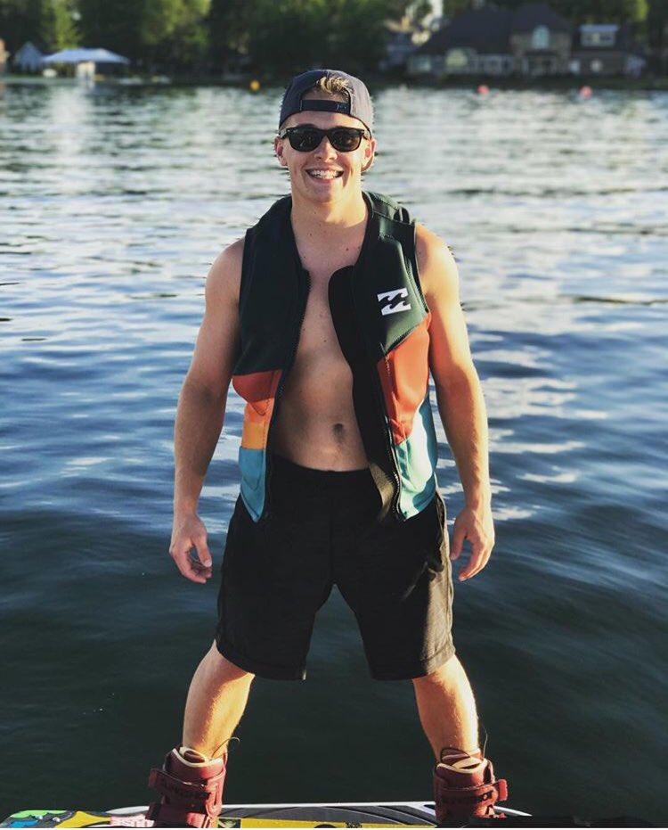 This is our other social chair, George Sechrist! He is a junior and In his free time loves to waterski and wakeboard and is also a member of the club Lacrosse team ! 15 RT’s and he will donate $10 to the <a href="/AbilityEXP/">The Ability Experience</a> !