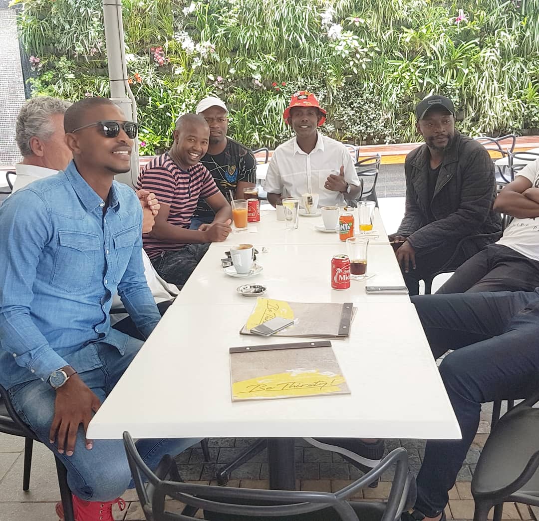 TheBold27's tweet photo. A day well spent #reunion #uncrownedkings #happypeople #tsunamidays #brothers4life https://t.co/dMuMDVTVqW