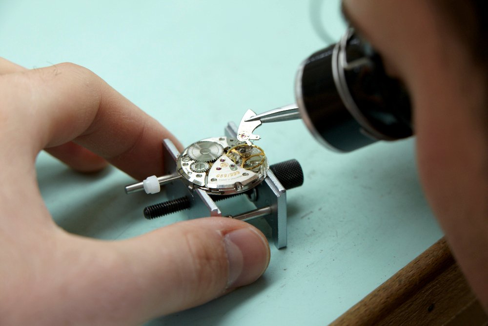 #InsidetheAtelier. Our #Original #Historical #Movements are assembled by hand by our Master Watchmakers. 

Explore all of our wristwatches here bit.ly/AN-Collection 

Original since 1875.

#ArmandNicolet #Swiss #Watches