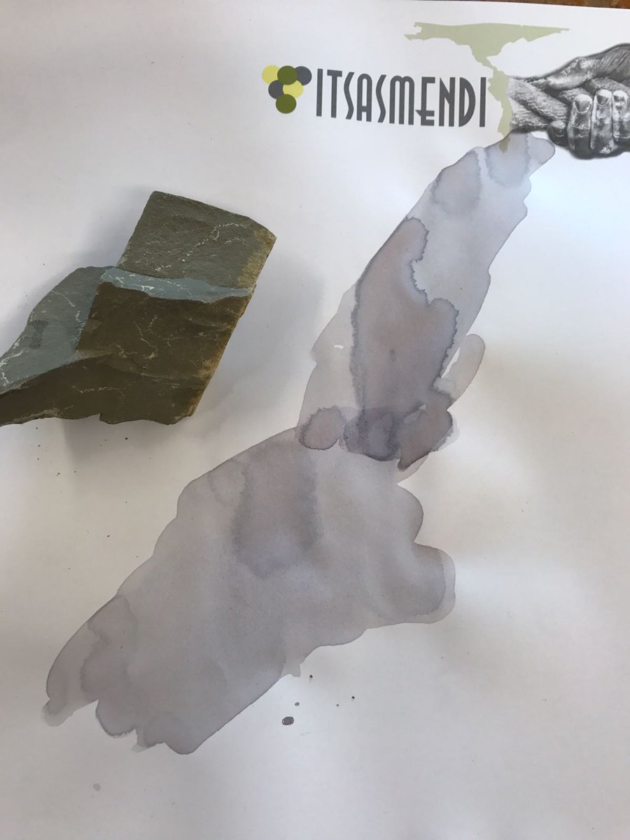 Eklipse nace de una parcela caliza y el color de su #vino nos denota su origen!!