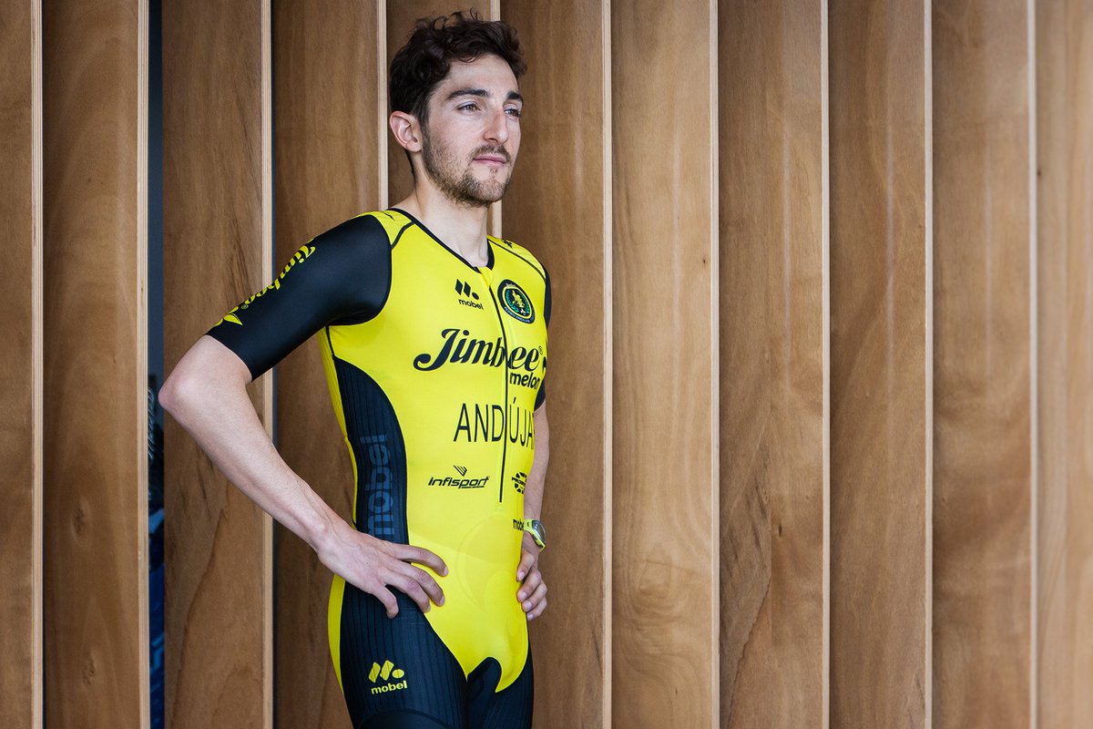Andujar__Pedro's tweet photo. ¡¡Como un guante!! Así es como me queda el nuevo Trimono realizado por los chicos de @MobelSport. Un diseño totalmente personalizado y que se adapta a mis necesidades, tanto en material, diseño y medidas.

@JimbeeMelon ⚜️ ��🖤

#ValoresJimbee https://t.co/v8aFZNK6Ni