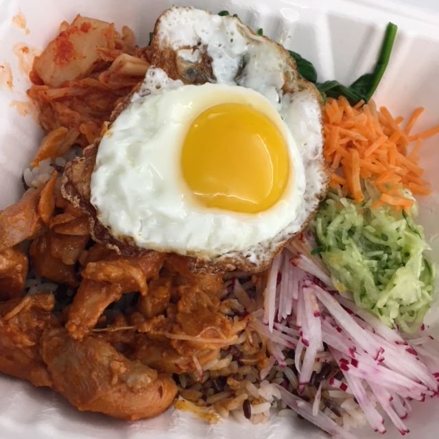 Kylie shares her recipes and results from her first “clean eating” experience in January. Read more about what she ate (or what she didn't eat) here. buff.ly/2EynGEJ