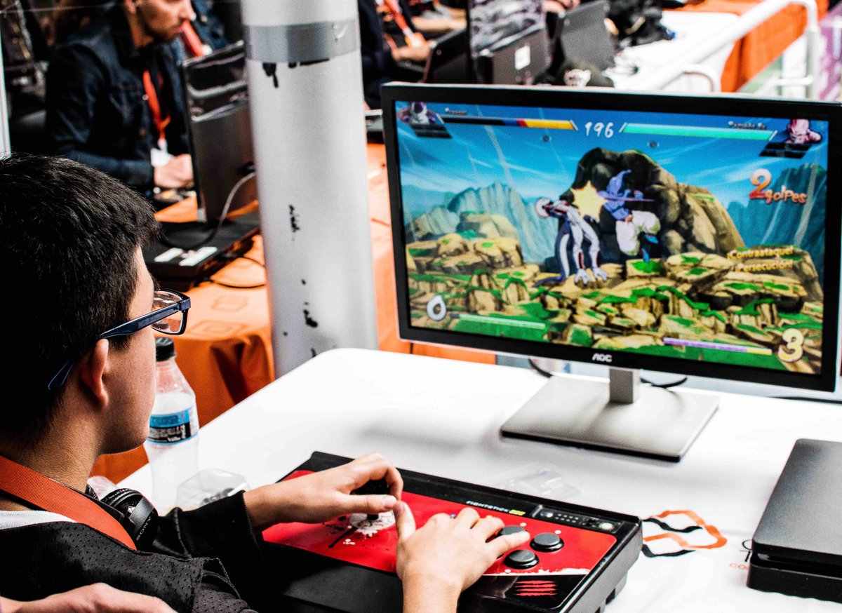 CentroAltaTecno's tweet photo. Momentos @AcerAmerica en nuestro evento #GamerClash4.
#FelizMiércoles #gamer #Acer #Geek #Eventos #videojuegos #tecnologia #tic #cosplay https://t.co/o4Bc91yqje