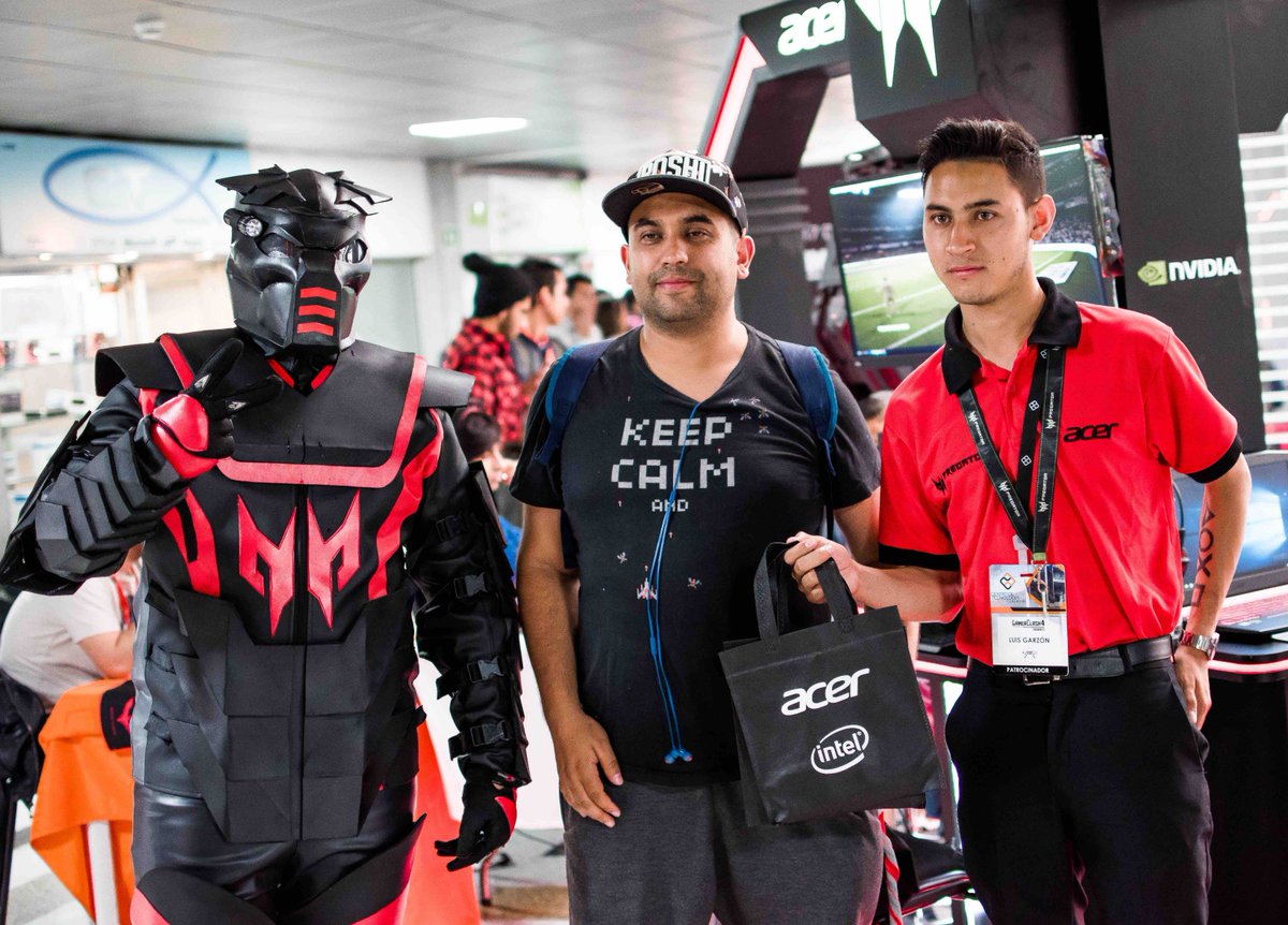 CentroAltaTecno's tweet photo. Momentos @AcerAmerica en nuestro evento #GamerClash4.
#FelizMiércoles #gamer #Acer #Geek #Eventos #videojuegos #tecnologia #tic #cosplay https://t.co/o4Bc91yqje