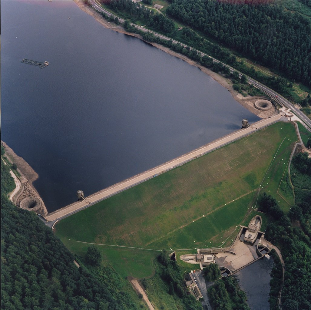 A release of water from the #Ladybower Reservoir #PeakDistrict will begin tomorrow at 7:30am to increase #flood storage capacity. The River #Derwent will rise slightly down to #Matlock #Derbyshire #floodaware