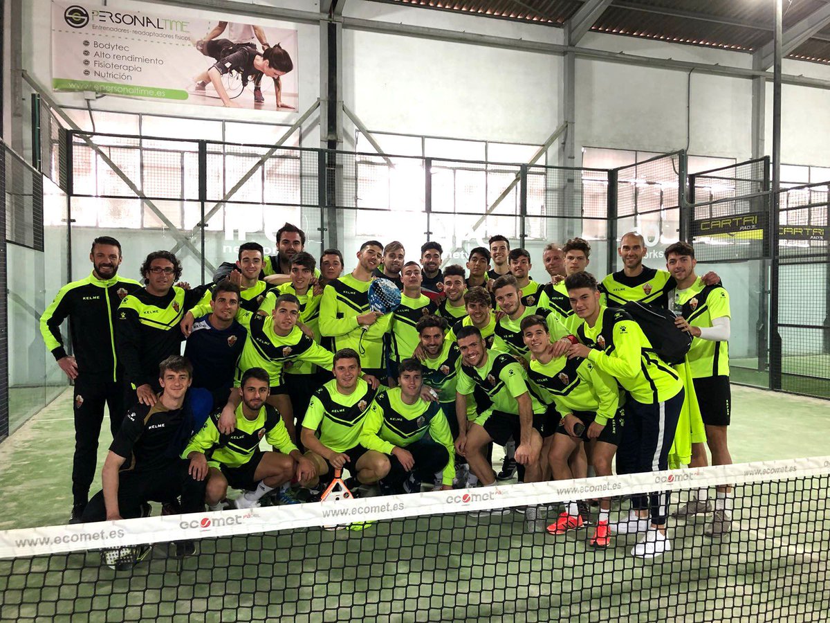 futbolbaseECF's tweet image. 📸 | Nuestro #JuvenilA ha tenido hoy una jornada de convivencia para hacer piña ante la fase decisiva de la liga. Sesión de pádel en iPadel, circuito de karts y almuerzo en la Cantina de la Ciudad Deportiva. Y este fin de semana, ¡a por la victoria, equipo! 😉
#CanteraECF
