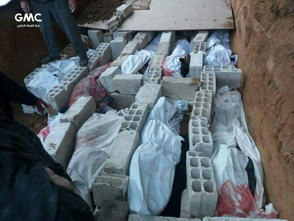 هذه الصورة وصمة عار على كل العالم
أشلاء وشهداء في كل مكان
مقابر جماعية والعالم يتابع بصمت مايجري في الغوطة الشرقية
حسبنا الله ونعم الوكيل
#أنقذو_الغوطة