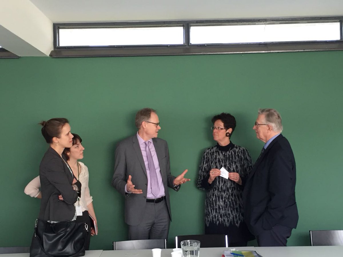 CIFE_EUstudies's tweet photo. Highlight of the 3rd day of the #EUCACIS PhD School: Intensive exchange with Michael Siebert of the German Foreign Office on the new EU-#CentralAsiaStrategy @AuswaertigesAmt https://t.co/kKa8nLSKnZ