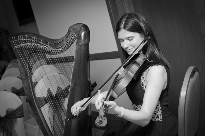freakmusicuk's tweet photo. Excellent new addition to the Scots/Celtic music section today https://t.co/sSswjAN3OE Welcome aboard @emmadurkanmusic #Scottishharpist https://t.co/61Cq19g2jC