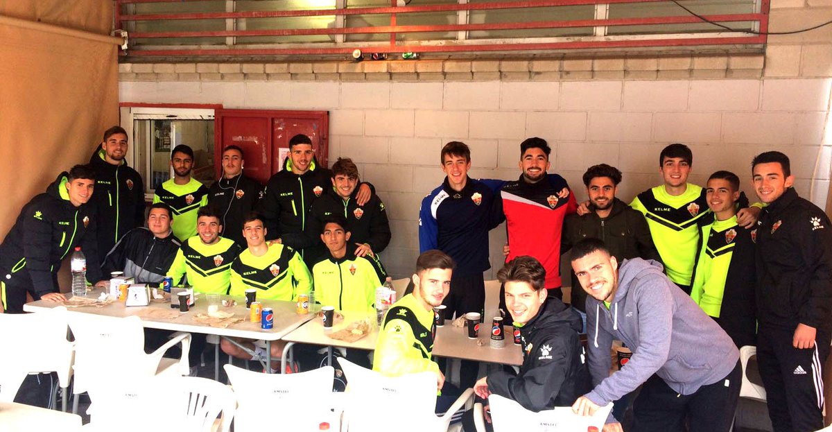 elchecf's tweet image. Y nuestros colaboradores iPadel y la Cantina de la Ciudad Deportiva siempre dispuestos para ayudar a nuestro #ElcheCF y su @futbolbaseECF ¡Muchas gracias! 😉