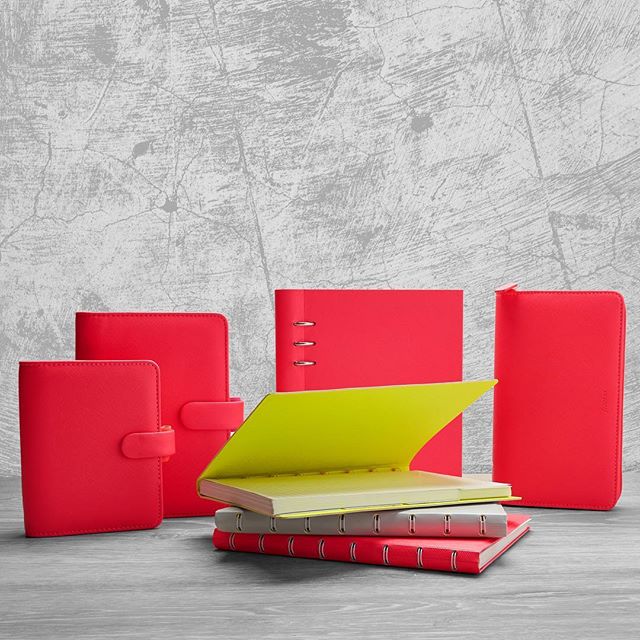 Filofaxusa's tweet photo. The brand new Saffiano Fluoro collection has burst onto the scene with an unapologetically bright splash of #fluorescent color #planner #agenda #planneraddict https://t.co/qh6lTWmLBE