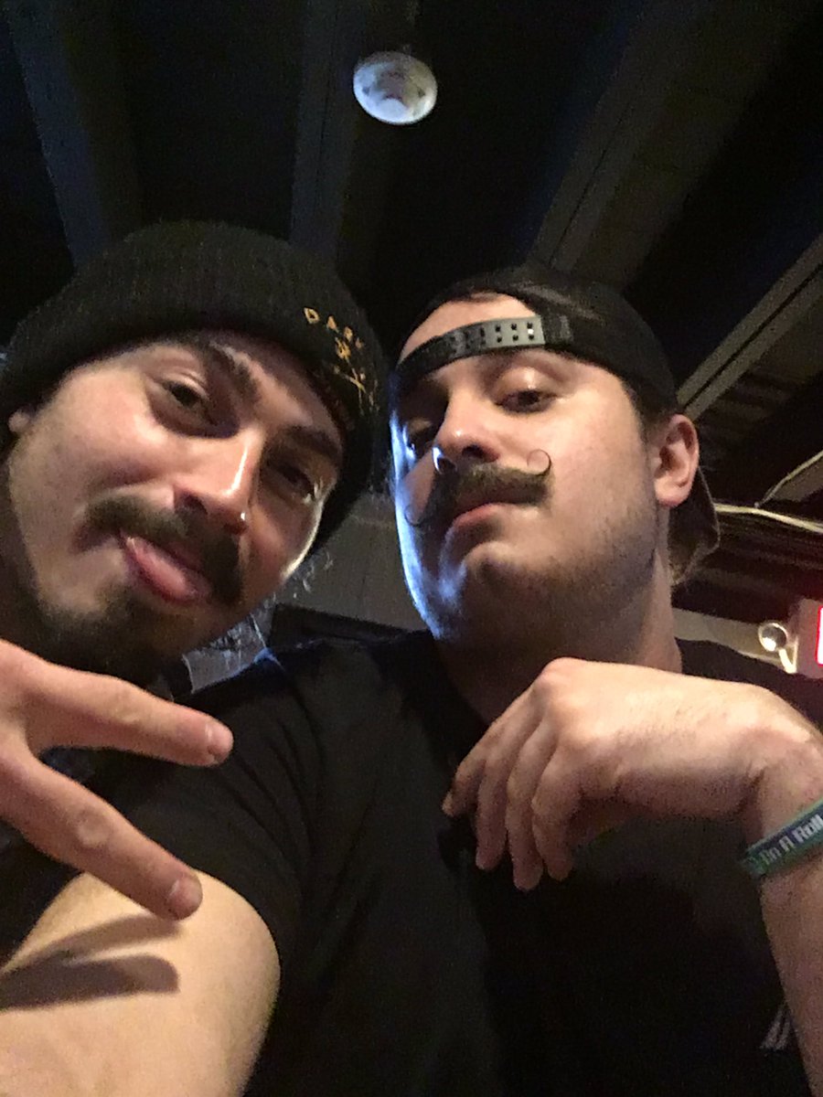 AndrewMed69's tweet photo. Happy birthday to this sea dog!!!!!! @bigDdave123 #feelingtwentytwooooo #drinkslater https://t.co/rk46jDpObh