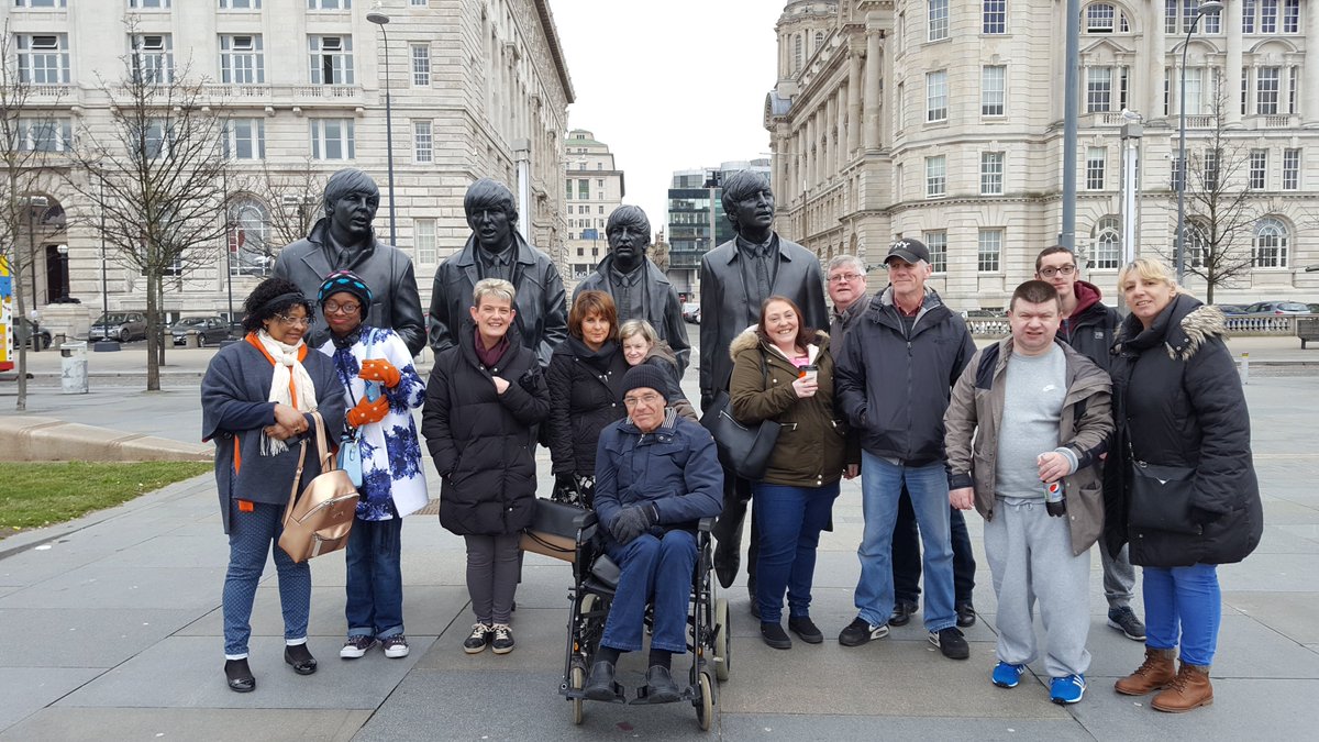 Natural_Breaks's tweet photo. Natural Breaks are taking in some of the sites today on the City Explorer Bus @LiverpoolCityEx - thank you to @maghullcoaches for a FABULOUS day - great to have a real tour guide &amp; not a pre-recorded one - SUPERB!
#loveyourcity #liverpool #loveliverpool #sightseeingday https://t.co/XF8ElvlFOj