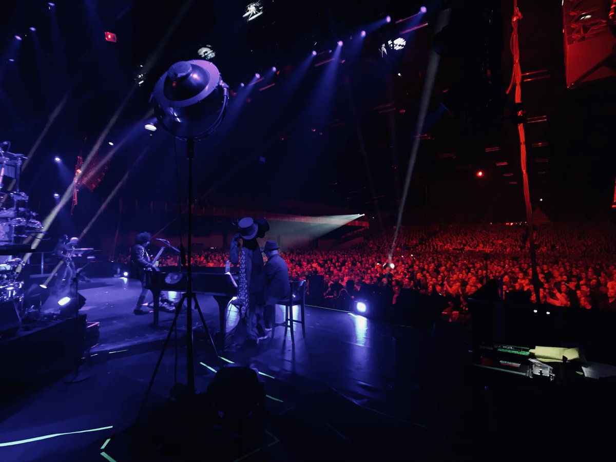 Our 40 Trips Around The Sun tour is in Germany this week!
(Dusseldorf, Munich, Berlin and Leipzig)

Amazing audiences so far on this tour. 
What's been your favorite song in our set list?
#TOTO40TRIPSTOUR