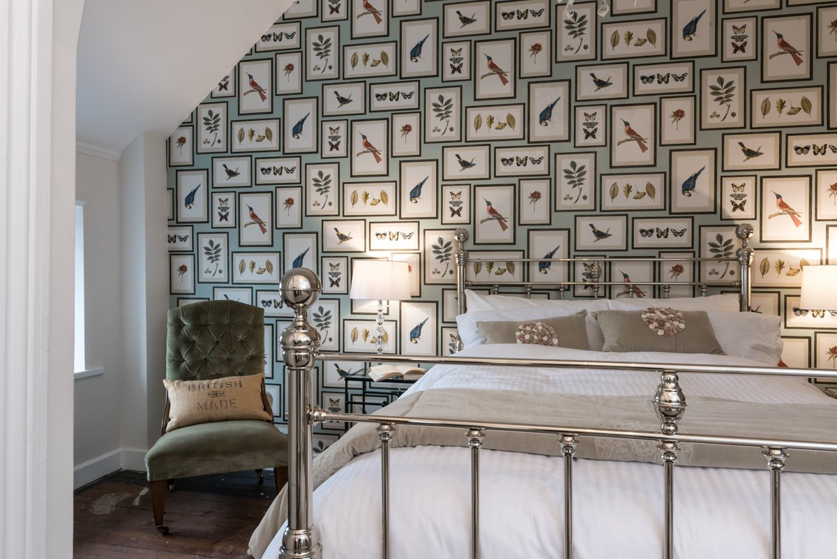 Enter our #competition for your chance to #win 1 of 2 £500 vouchers to spend at the Wrought Iron and Brass Bed Company periodideas.com/win-1-2-500-vo…