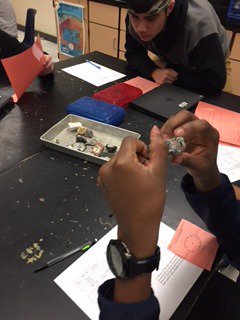 WashElliott's tweet photo. Rock identification lab.  Can you tell the difference between igneous, sedimentary and metamorphic?  My students can! #BetheU #oneccps #lcbirdprincipal https://t.co/iMIZP1Hxmq