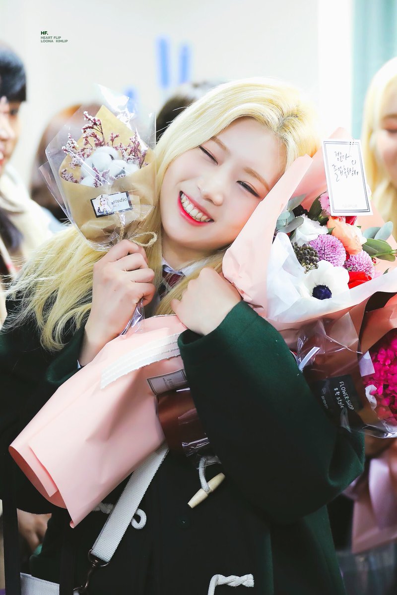 lipdoingthings's tweet image. kimlip graduating high school !! (2018)