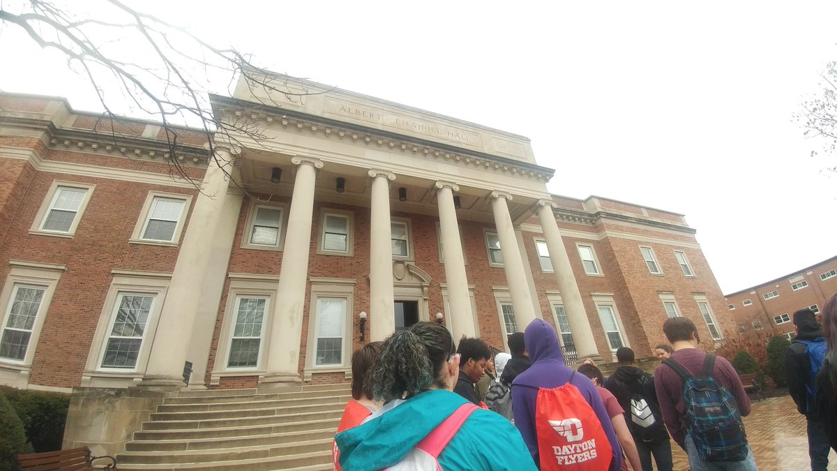 ml_nottingham's tweet photo. @Reyn_eSTEM students checking out the University of Dayton! https://t.co/6EOli2TUe9
