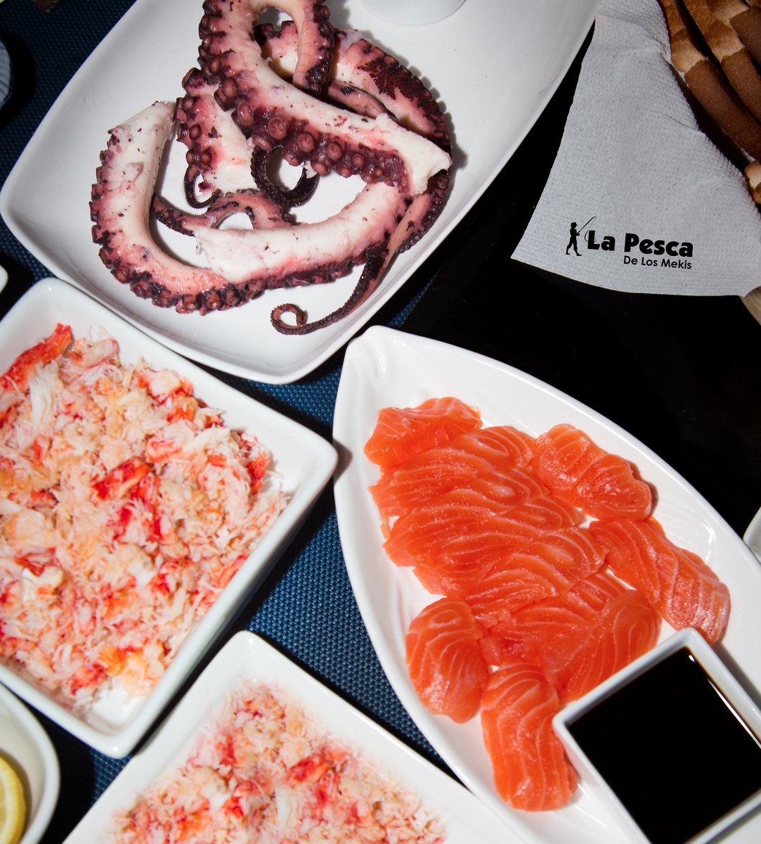Lapescacl's tweet photo. #Sashimi fresco, Carne de #Centollla o Pulpo 🐟👌🏽  algunos de nuestros productos disponibles en nuestras sucursales!  Hoy  abierto hasta las 21:00 hrs! también tenemos #Ceviches, #Erizos Frescos,  entre otros para estos días de sol 🌞 #FelizMiercoles #buendato https://t.co/7wKjgVKU99
