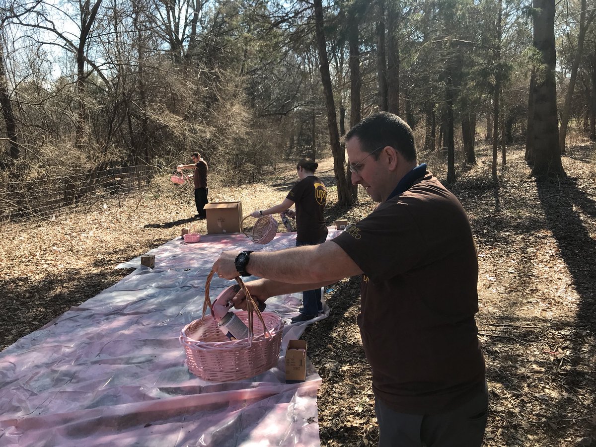 Reston2201's tweet photo. N2N in Dulles Division helping IIIB in  Leesburg for Breast Cancer Survivor https://t.co/vZe4nceLCU