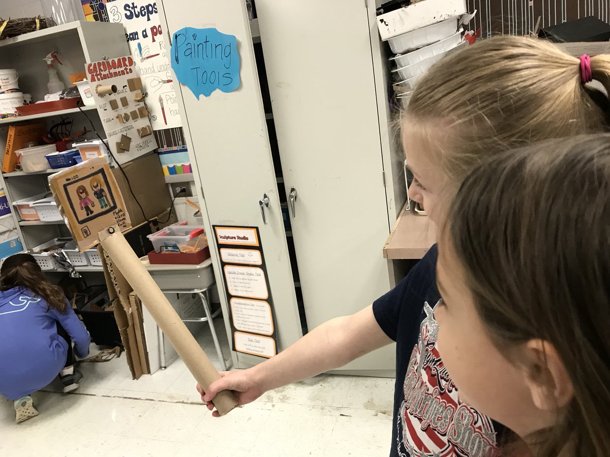 GatorArtRoom's tweet image. The 4th graders are taking pictures with their selfie stick! #usingourimagination #assemblage