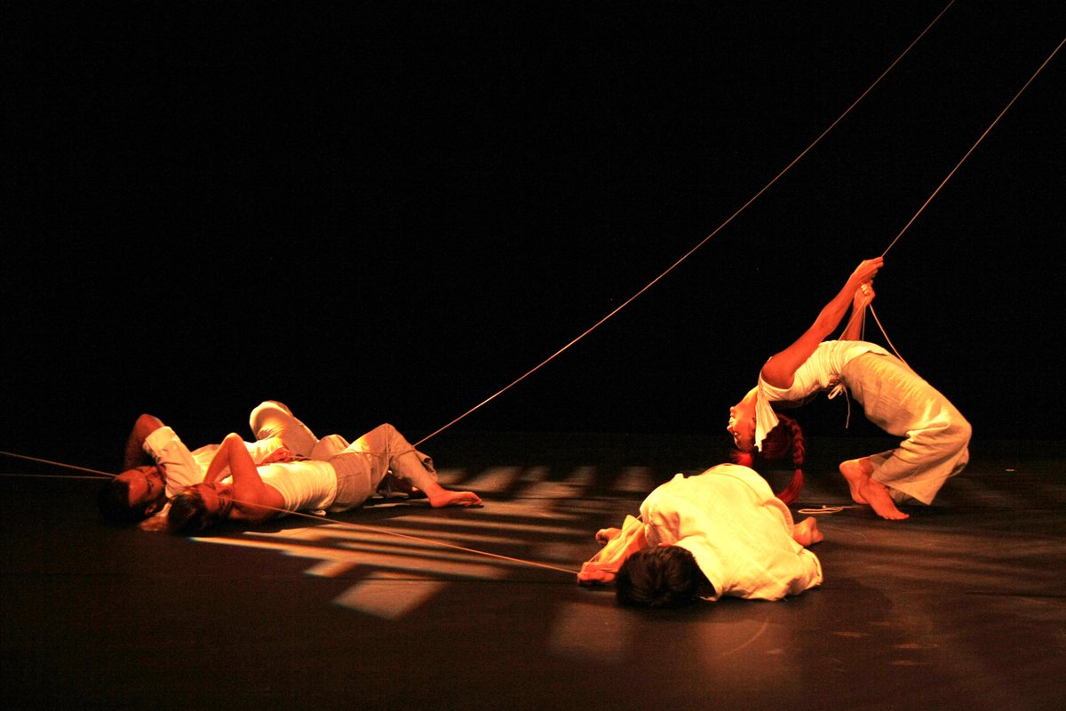 #Nona est de retour le 23 février à 20h45 au @PCCLoudeac 😉         "Esthétisme des plus accessibles, inventivité chorégraphique d'une grande diversité, bande son et lumières : un moment de bonheur" <a href="/OuestFrance22/">Ouest-France 22</a> <a href="/cotesdarmor22/">cotesdarmor</a> #danse #spectacle #contemporain