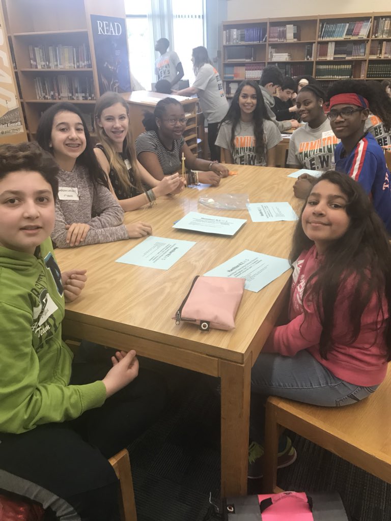 HAMILTON NEWS working together at Crockett!! Loving that our Cougars are joining NEWS!! <a href="/HamiltonNEWS_/">Hamilton N.E.W.S.</a> <a href="/WeAreHTSD/">WeAreHTSD</a> @VPBRAZILSHS @HHWVP_Rogers