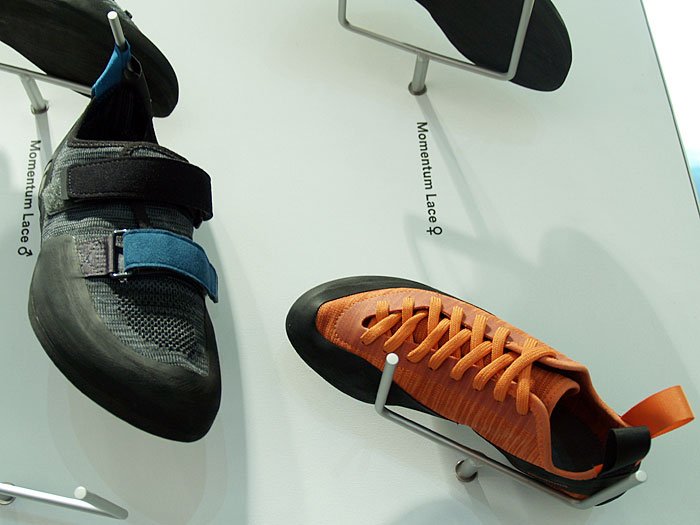 #ISPO-Neuheiten: Der Black Diamond Momentum - ein Allround-Kletterschuh für alle Einsätze in der Verticalen. Mehr ISPO-Bilder: kletterarena.info/lb_ispo2018.php
#BlackDiamond #klettern #climbing