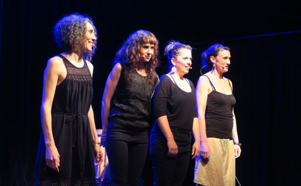 La Mal coiffée à la chasse au lion Le récital du groupe féminin languedocien est construit sur un unique texte, et mise sur l’énergie. Il vient d’être présenté à la Cité de la Musique de Marseille. Quelques rappels avec l’aide de Marie Coumes. aquodaqui.info/La-Mal-coiffee…