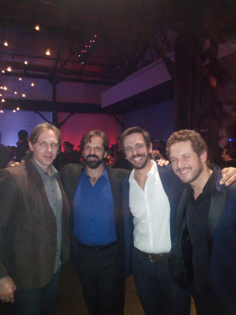 3raLlamadaQui's tweet photo. Foto memorable ayer en el lanzamiento de @LesMisMx 

@joseantoniolt  quien formara parte de la primer producción de los miserables en México.

Y actual elenco:
@DanielDiges @leoiwagner @NandoPradhoReal https://t.co/PX85CuTCA4
