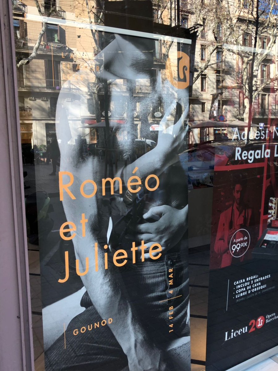 insmtarradell's tweet photo. #21Febrer , dia Internacional de les Llengües Maternes. A l'Institut es parlen més de 20 llengües i hem volgut celebrar aquest dia amb una gran exposició del paisatge lingüístic recollit pel nostre alumnat a Barcelona.#paisatgeslingüístics #exposem #fotografia #LlenguaMaterna https://t.co/lS6JKlcFhO