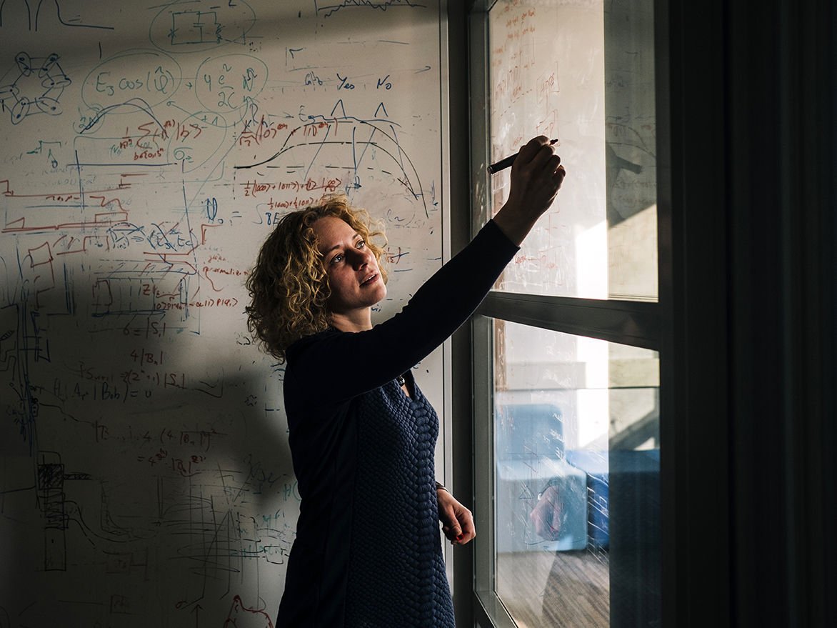 "Proponents say that such a quantum internet could open up a whole universe of applications that are not possible with classical communications." via @NatureNews ow.ly/yOpw30ixyfJ