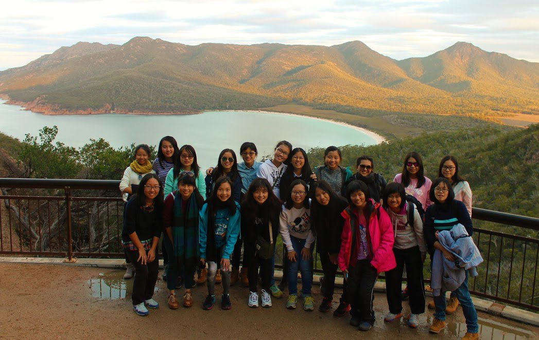 LanguageAdvance's tweet image. Loving the fresh breeze here in Wineglass Bay in #Tasmania. This stunning view is our classroom for today!

#languageadvance #culturalimmersion #culturalexchange #tesol #english #wanderlust #schooltravel #schoolgroup #australia #DiscoverTasmania #TassieStyle #TAS