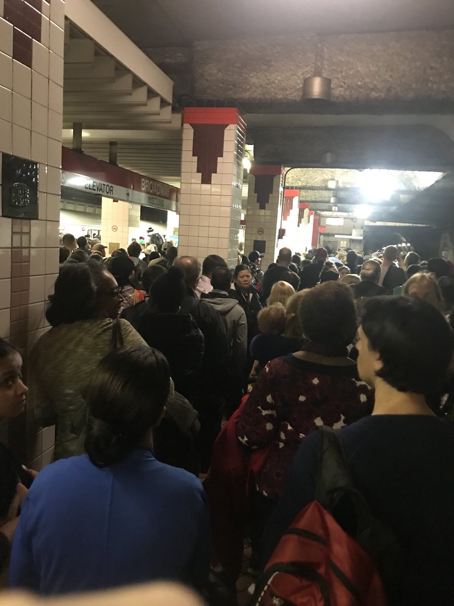 meggydeez's tweet photo. At least it’s a beautiful day for a walk from Broadway to JFK? #RedLineProblems #MBTAFail @universalhub @BostonGlobe @WCVB https://t.co/jlOqejw56Z