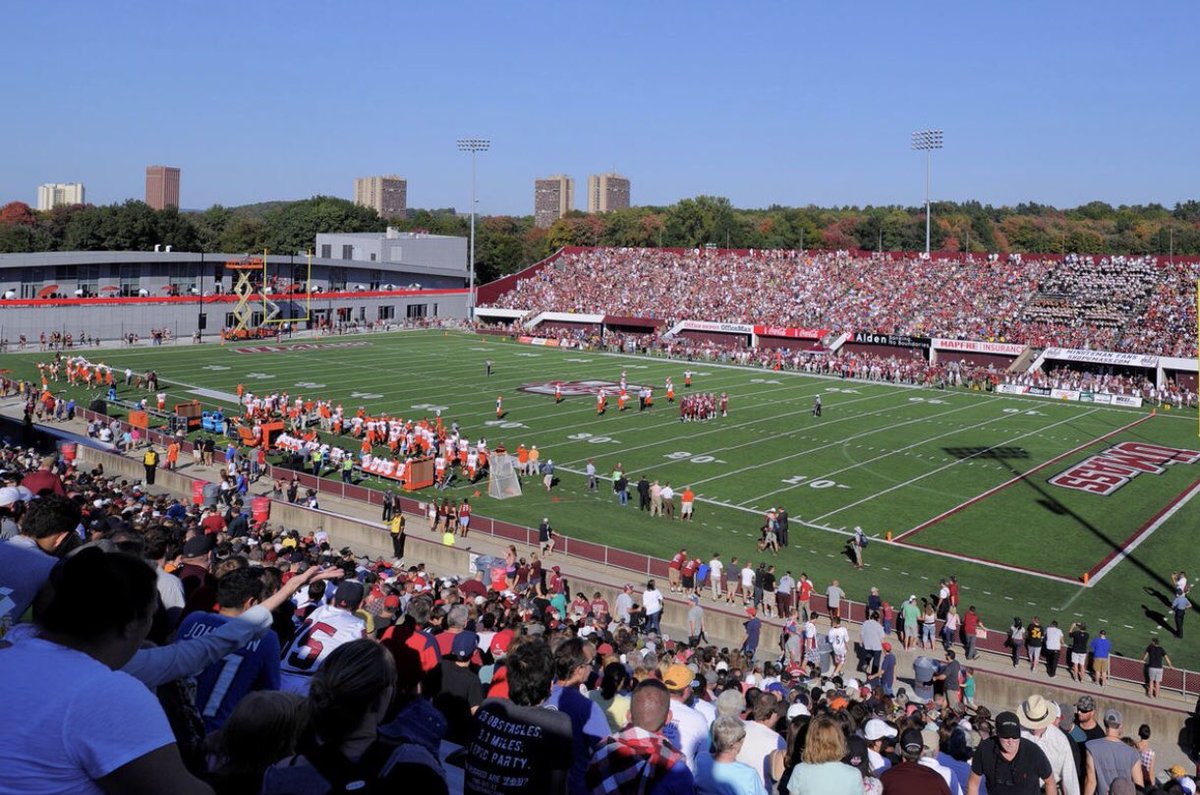 TykSmith's tweet photo. Beyond Blessed to receive my 19th offer from University of Massachusetts https://t.co/VNtjGZJVf2