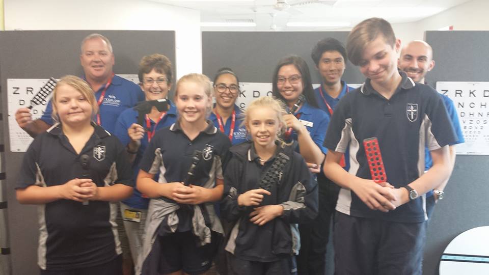 EVFAusNZ's tweet photo. Cracking day yesterday at Blakes Crossing Christian College. Screening team at rear (L-R) Damian Madigan Essilor, Flinders University optom Andrea Murray &amp; optom students Marina Tawdros, Vy Lam, Jamie Hua and Daniel Moderano, with students Indiance, Izabelle, Zara and Connor. https://t.co/gjZz5LWqNd