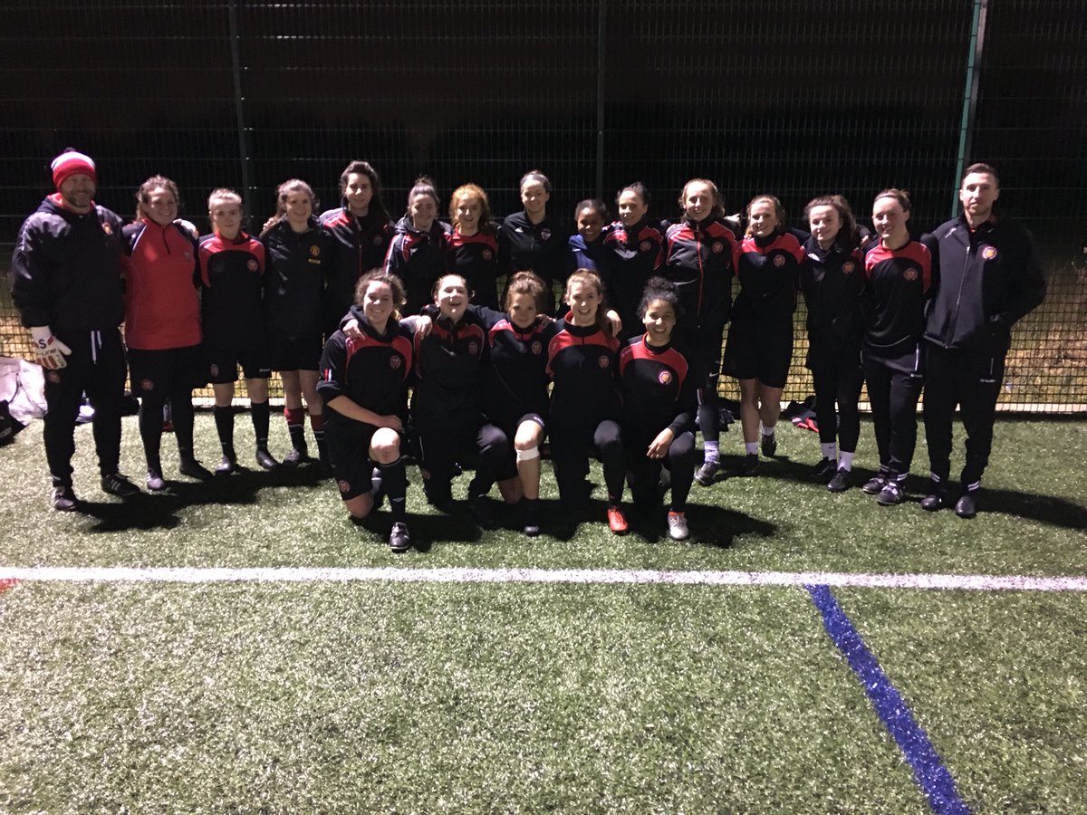 It was our pleasure to have <a href="/JessicRinaldi18/">Jessica Rinaldi</a> down to train with us tonight, all the way from the USA. Wishing you a safe journey back and the best of luck for your season back home #SafeHands 👏🏻👐🏻🤲🏻
🔴⚪️⚫️