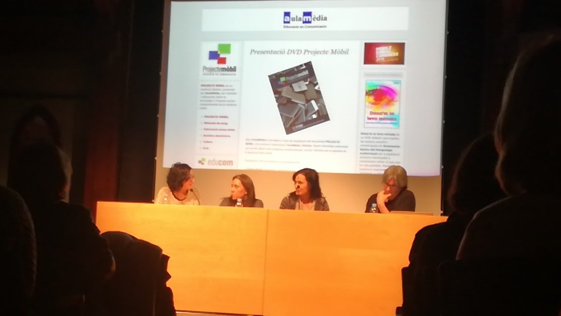 JoanFontde's tweet photo. Estem a punt d'arribar a Venus i no podem fabricar mòbils sostenibles??
@aulamedia presenta #ProjecteMòbil, impecable documental de l'impacte mediambiental, social i laboral de la telefonia mòbil. 
I si en fem un #projecte d'aula? https://t.co/uachXJzYtY @Institut_PdG @xarxaCb https://t.co/E1jvwwzllE