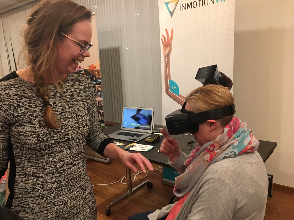 Innovation Night <a href="/maartenskliniek/">Sint Maartenskliniek</a> medewerkers kiezen hun favoriete innovatie ;-) <a href="/inMotionVR/">inMotion VR</a> mooi concept <a href="/ocmer/">Remco Hoogendijk</a> !!