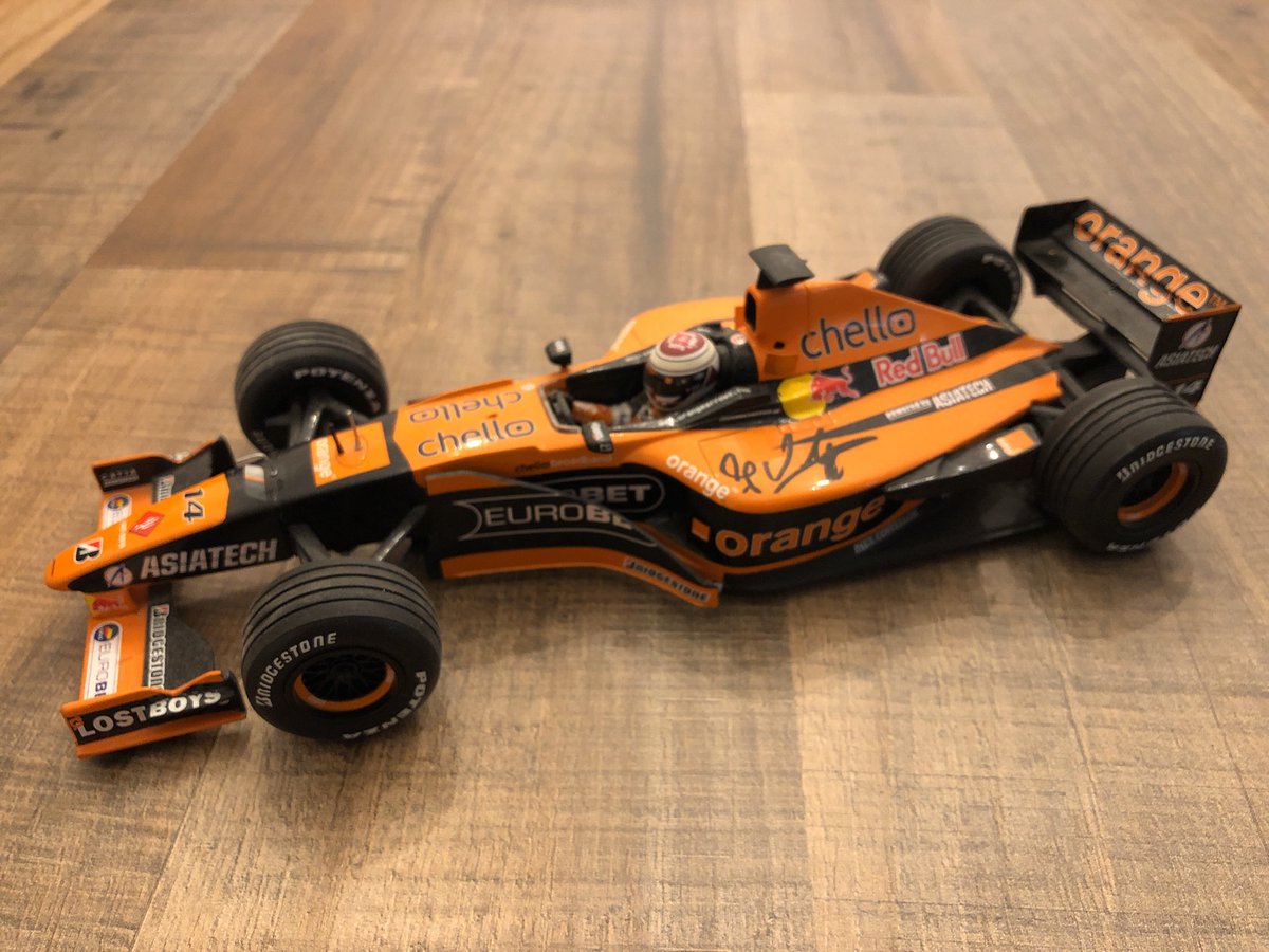Ralphartz's tweet photo. Samen met mijn broertje naar @Olav_Mol  en @jackontracks @DeKampanje  vanavond. Olav voor het eerst weer live zien. Laatste keer? Skybox Halfords @RacenZandvoort met Jos Verstappen in de Orange-arrows tijd. #goodmemories https://t.co/BcfqKwQHNL