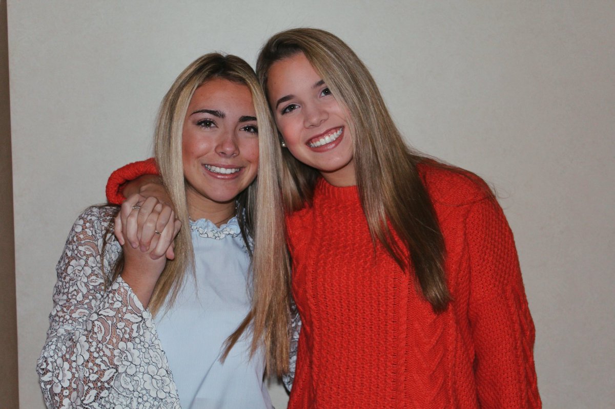 aubrey_swift's tweet photo. happy birthday to my best friend @HoltMarisa !!!! soooo grateful to have a friend like you &amp; for our mems. hope your day is the best ily🤩💗💫💕 https://t.co/sxKEVmSxMk